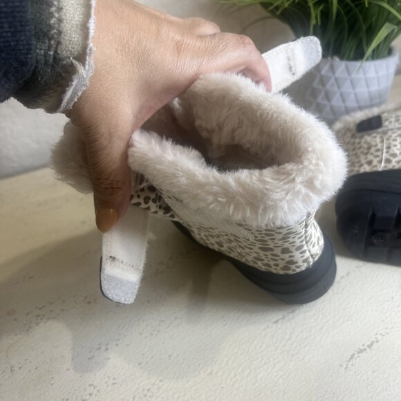 Cat & Jack Toddler Girls Size 8 Thermolite Faux Fur Frankie Winter Boots - Picture 8 of 10